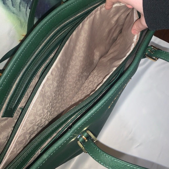 Michael Kors Large Tote - Picture 4 of 4